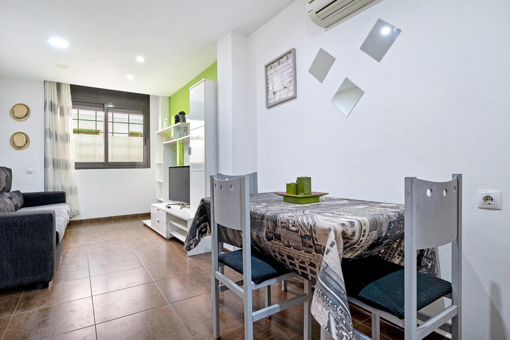 Vendrell Centre Apartment *